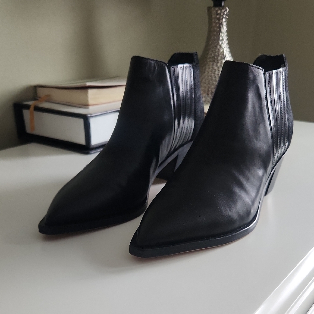 Dolce Vita Black Leather Ankle Booties